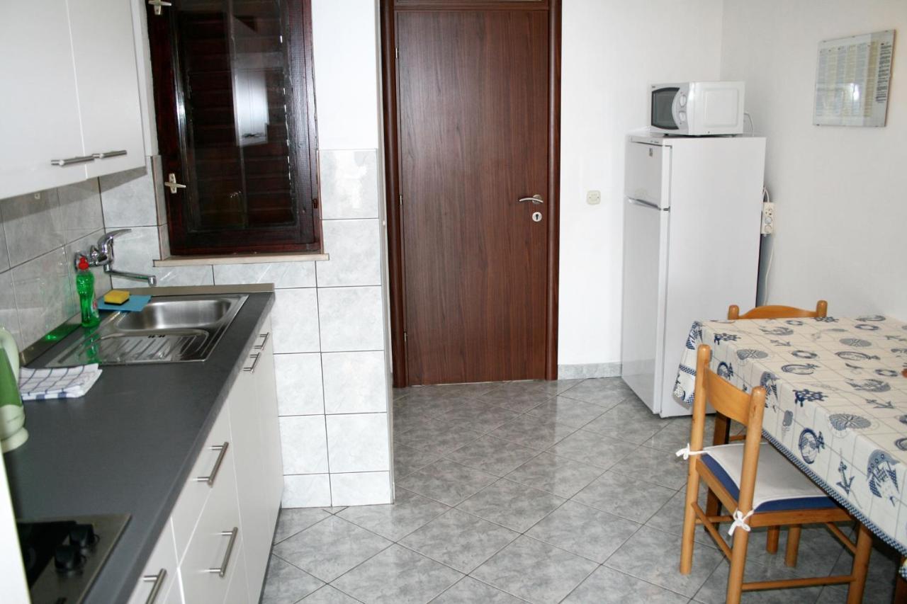 Apartments By The Sea Pisak, Omis - 1014 외부 사진