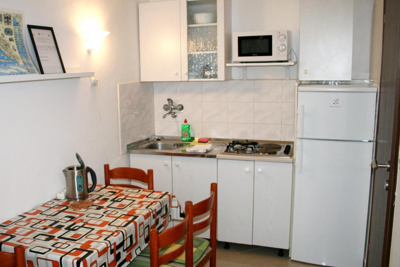 Apartments By The Sea Pisak, Omis - 1014 외부 사진