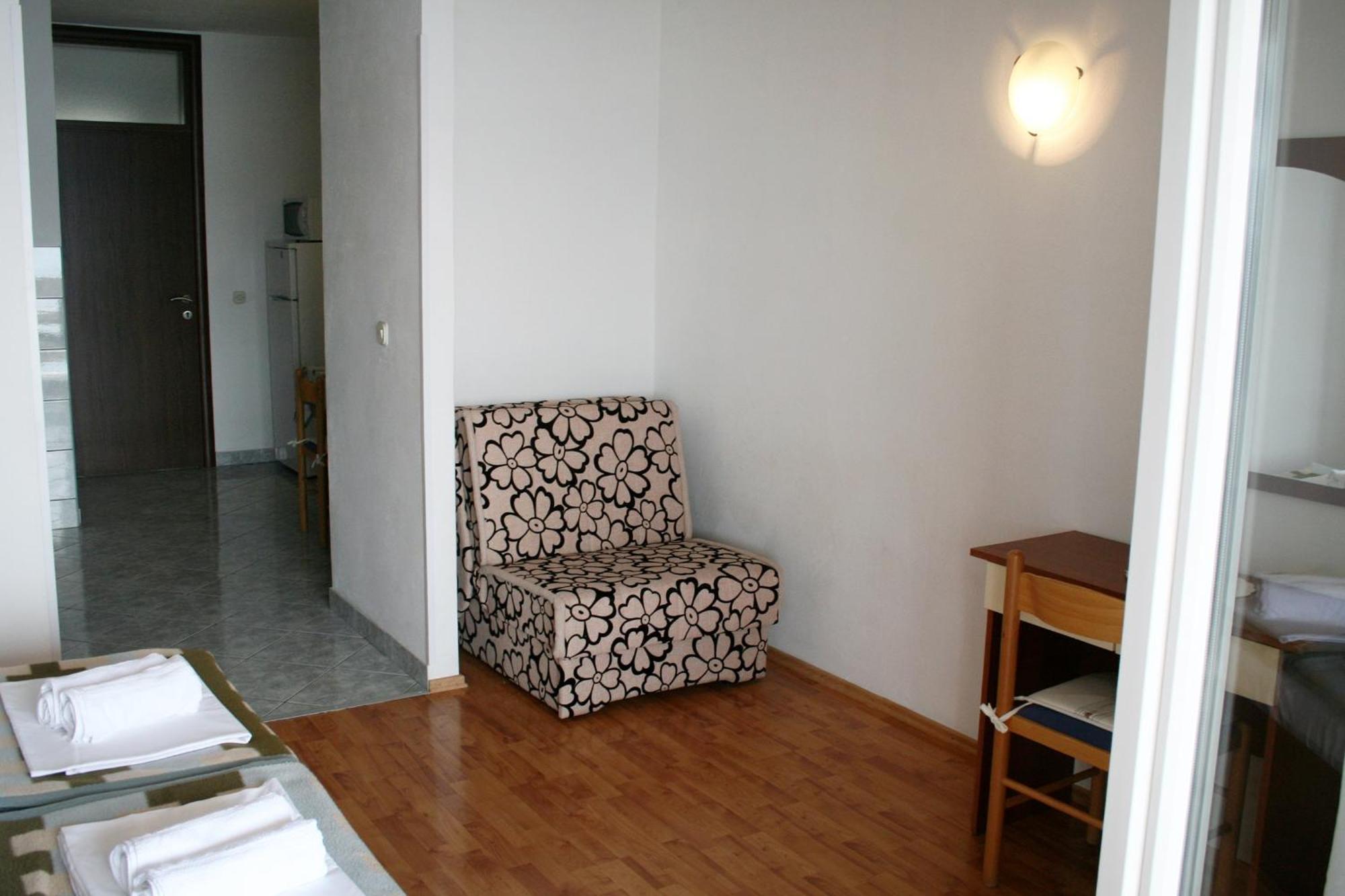 Apartments By The Sea Pisak, Omis - 1014 객실 사진