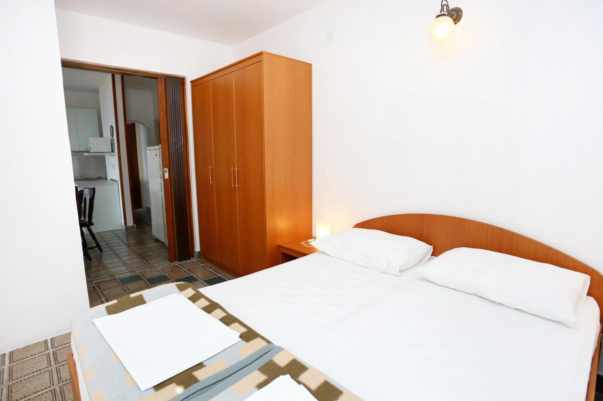 Apartments By The Sea Pisak, Omis - 1014 객실 사진