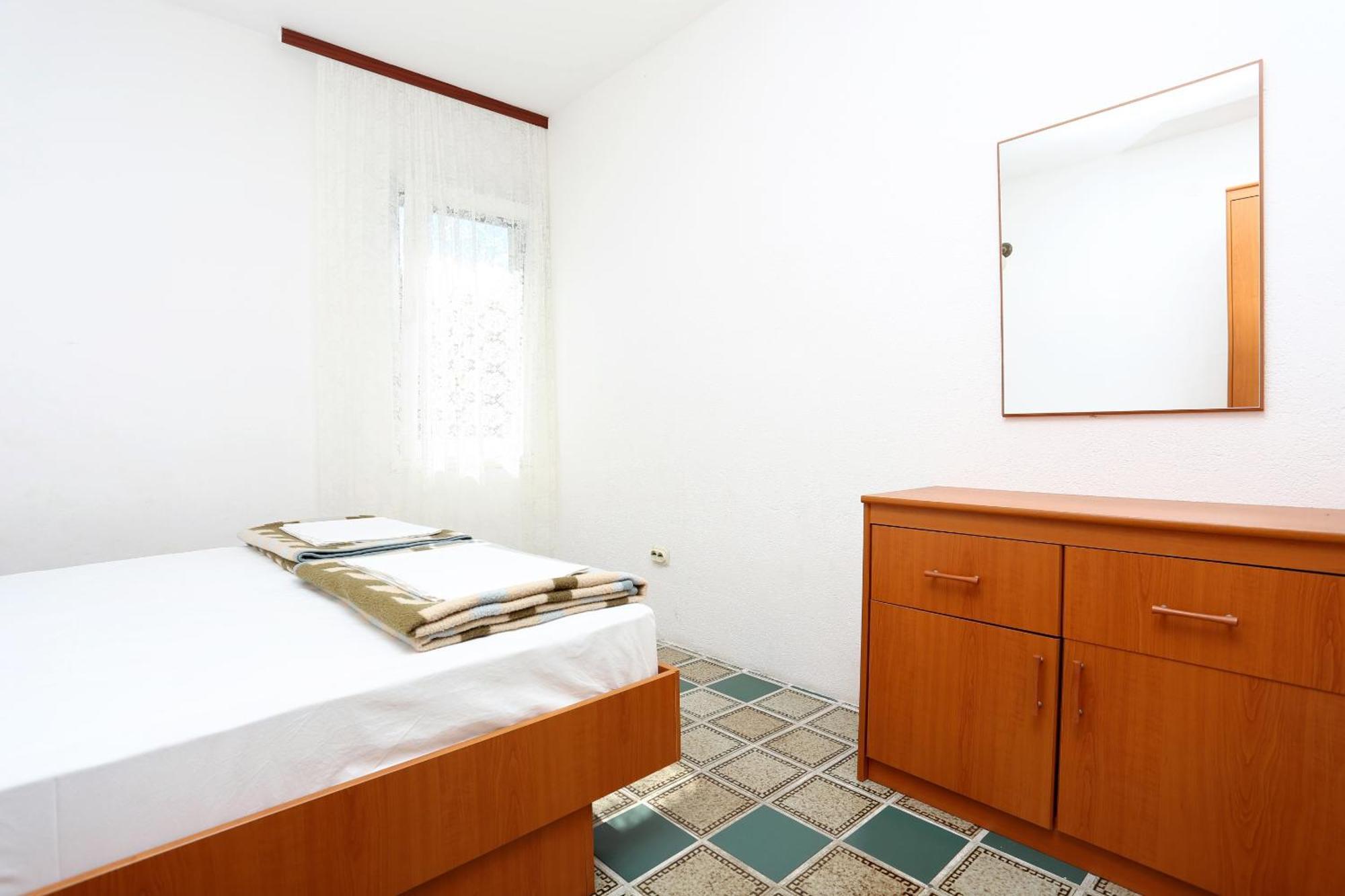 Apartments By The Sea Pisak, Omis - 1014 객실 사진